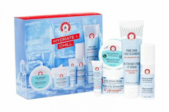 מטרת FIRST AID BEAUTY Hydrate + Chill Skincare מתנה סט